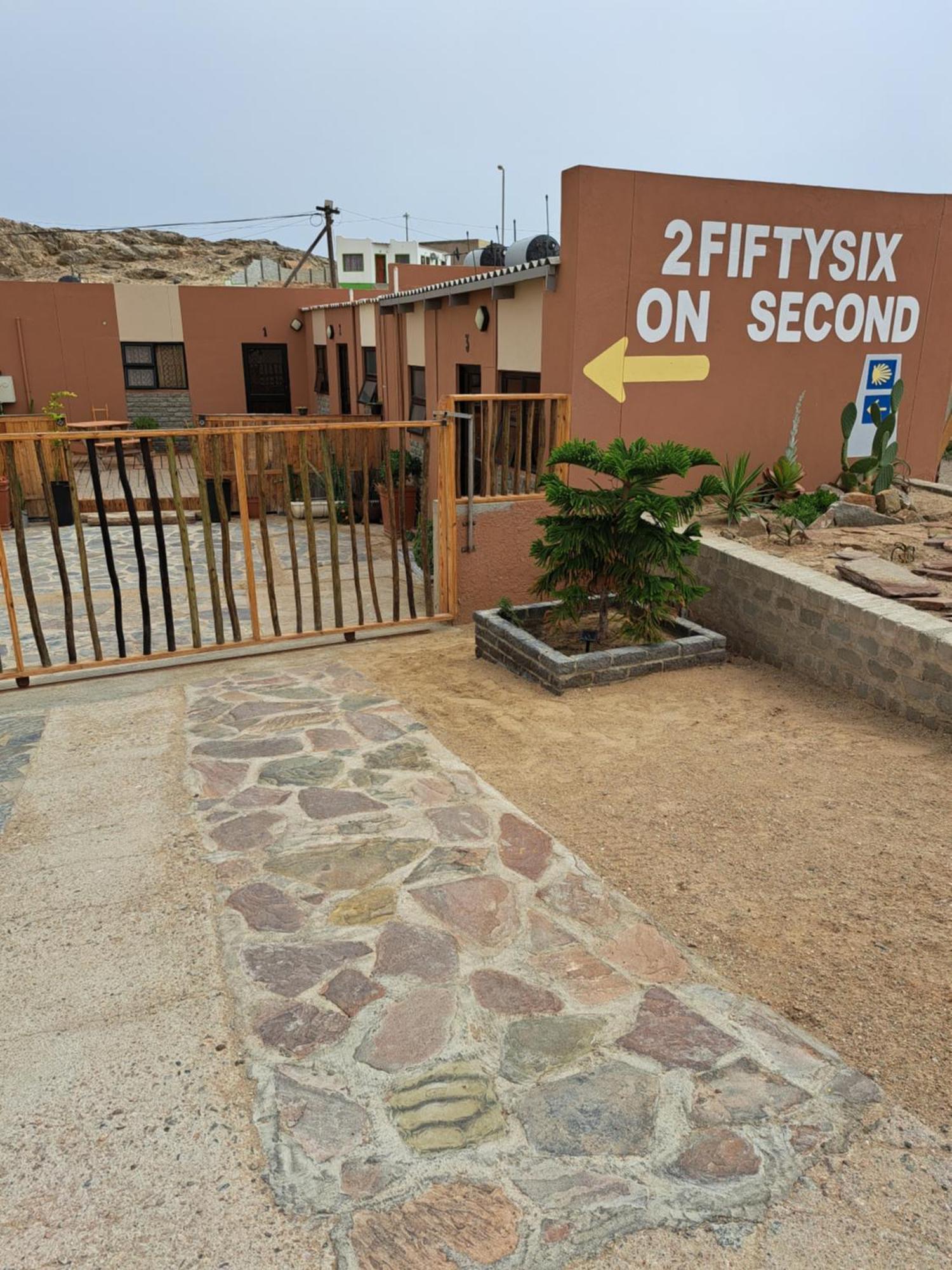 Lüderitz2Fiftysix On Second公寓 外观 照片